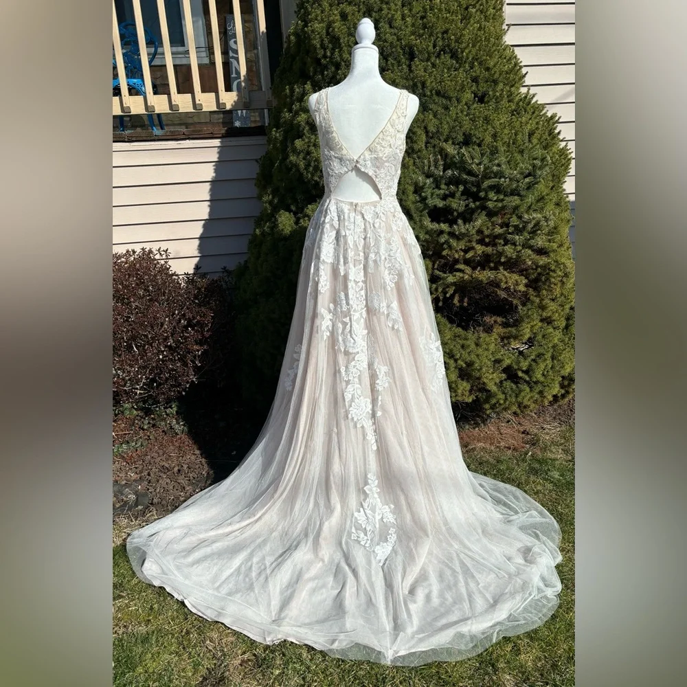 OLEG CASSINI - Ivory Wedding Dress - purchased 2022 - Picture 4 of 6